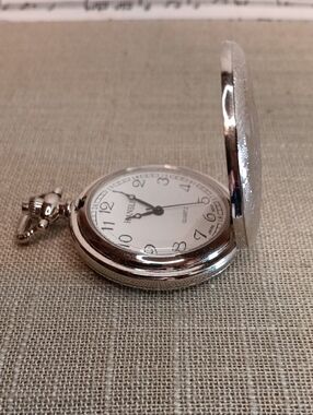 Hanslin Classic Silver Tone Quartz Pocket Watch Japan Movement Vintage